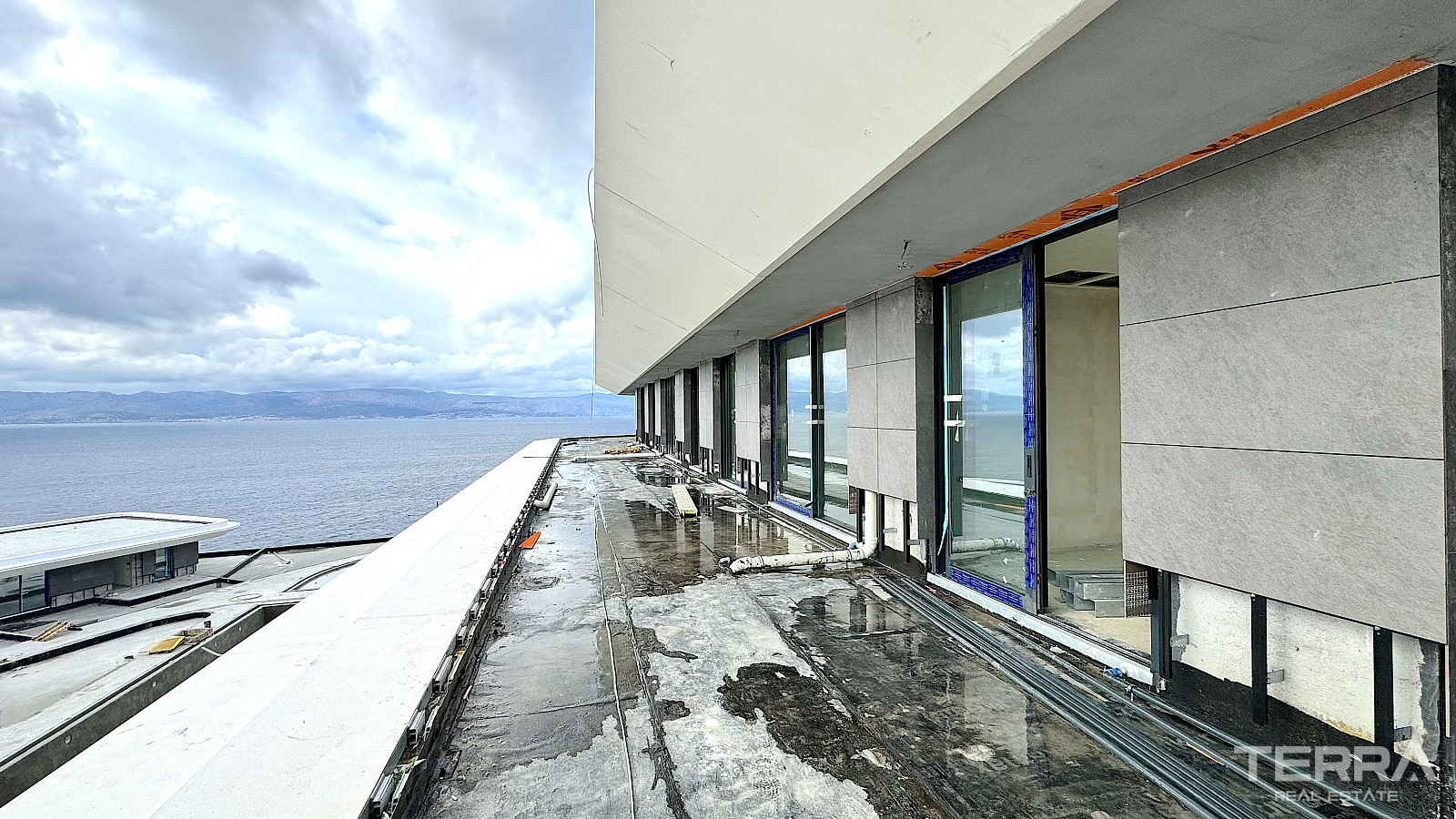 Seafront Apartments for Sale in İzmir, Çeşme, Turkey - 113577