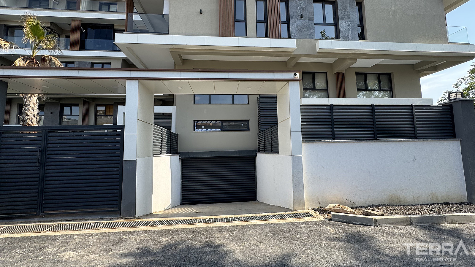 Rummelige lejligheder til salg i Bornova, İzmir, Tyrkiet - 113645