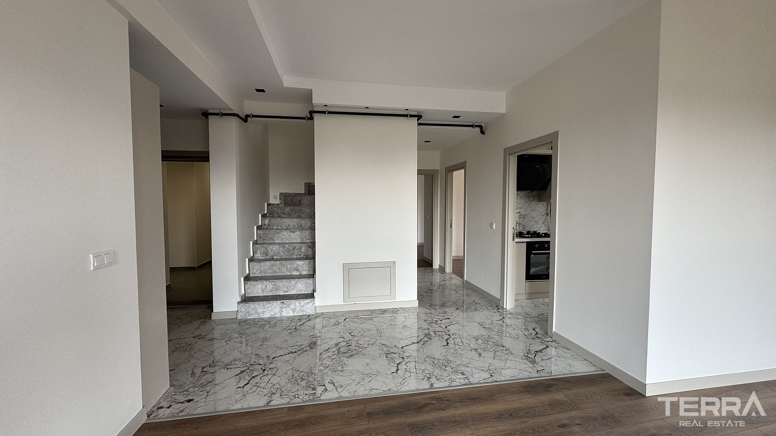 Rummelige lejligheder til salg i Bornova, İzmir, Tyrkiet - 113653