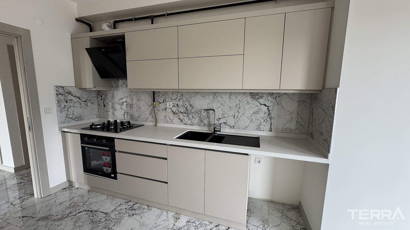 Rummelige lejligheder til salg i Bornova, İzmir, Tyrkiet - 113656