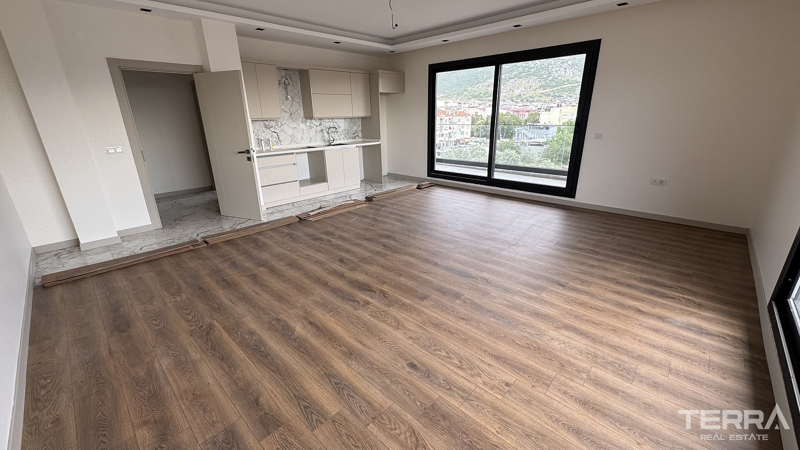 Rummelige lejligheder til salg i Bornova, İzmir, Tyrkiet - 113662