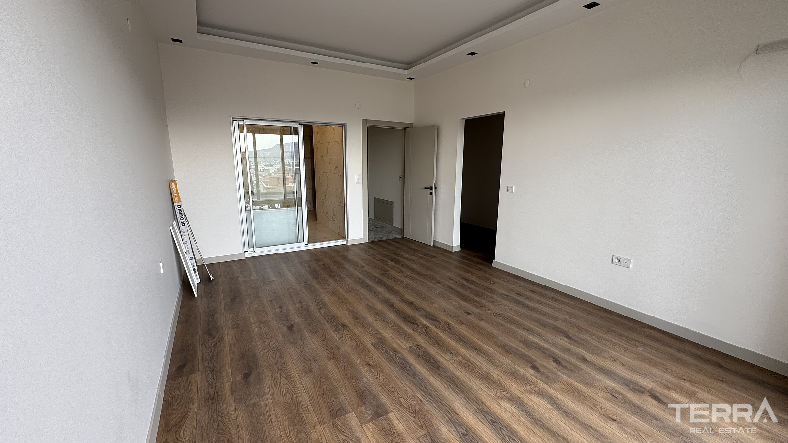 Rummelige lejligheder til salg i Bornova, İzmir, Tyrkiet - 113665