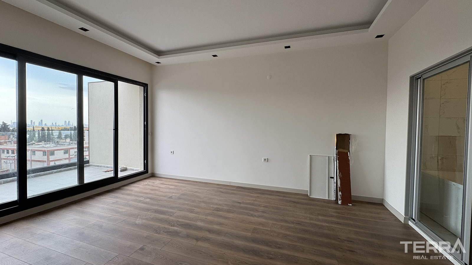 Rummelige lejligheder til salg i Bornova, İzmir, Tyrkiet - 113666