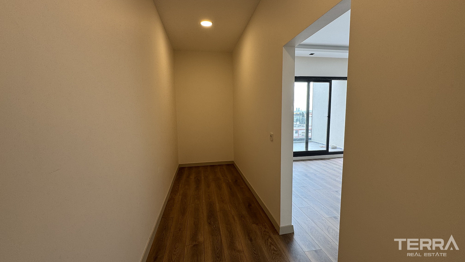 Rummelige lejligheder til salg i Bornova, İzmir, Tyrkiet - 113667