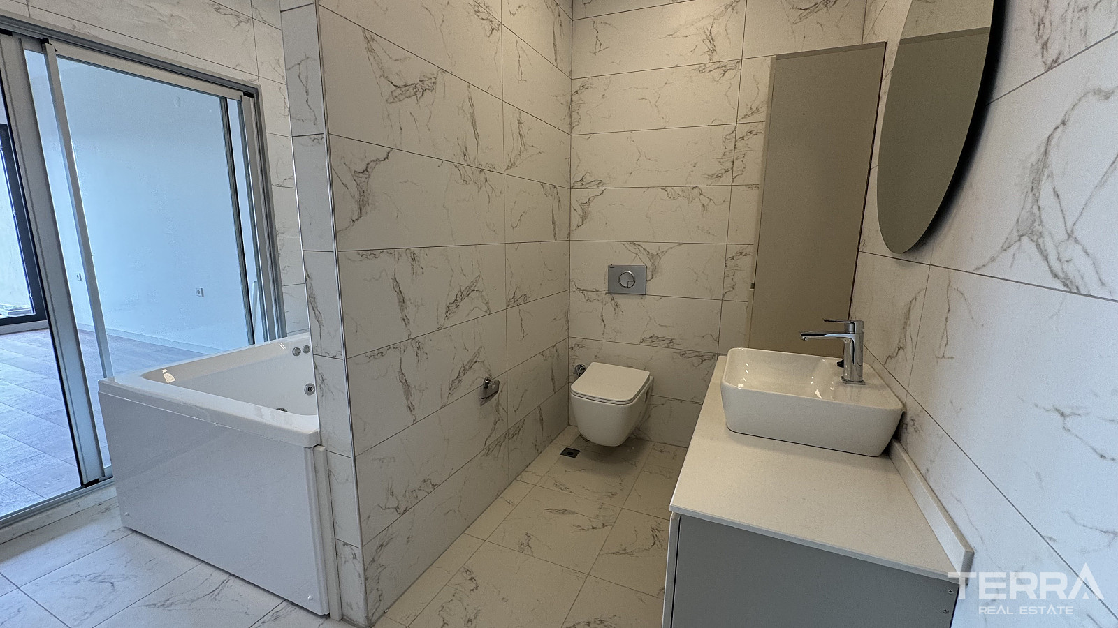 Rummelige lejligheder til salg i Bornova, İzmir, Tyrkiet - 113669