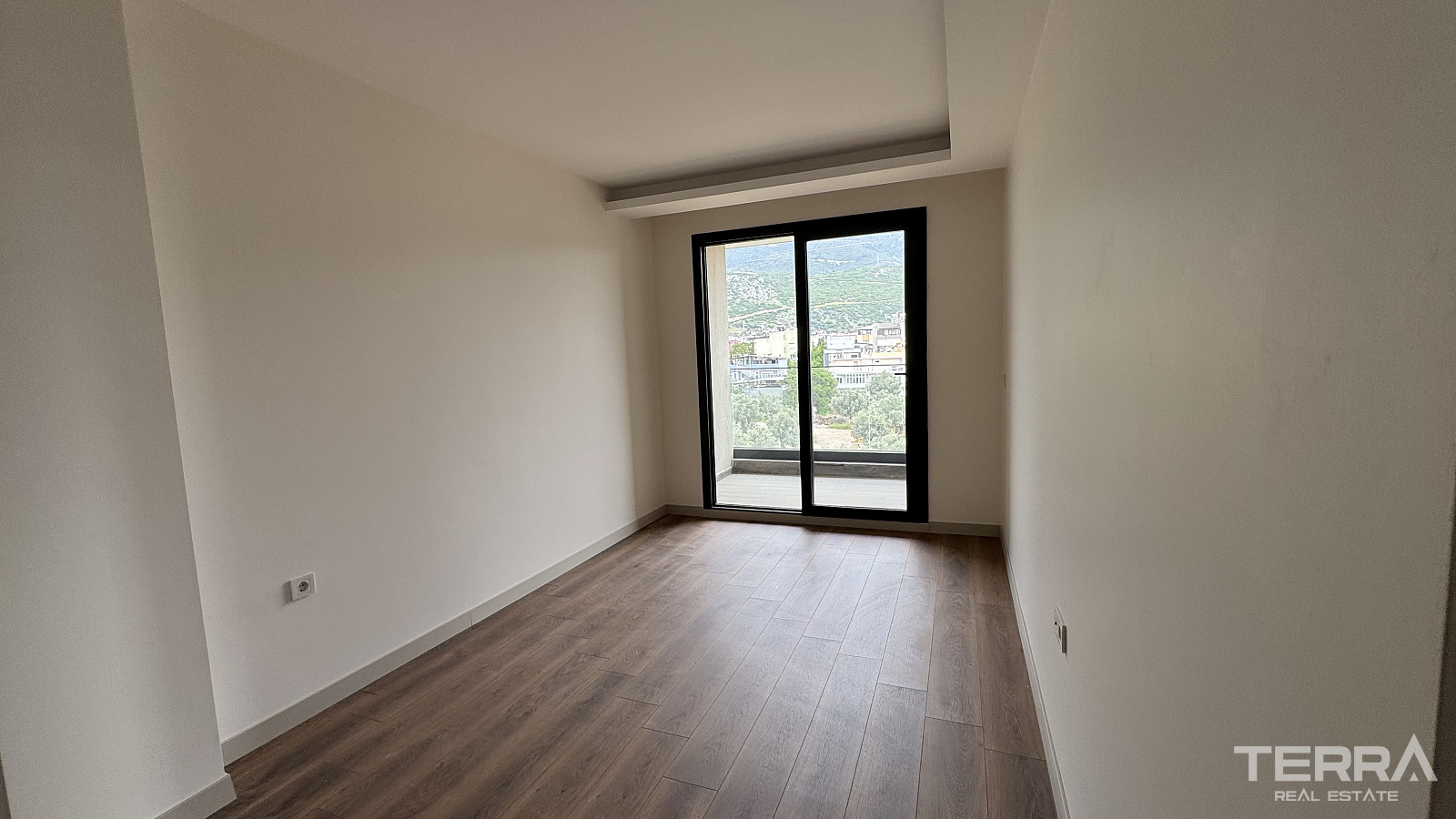 Rummelige lejligheder til salg i Bornova, İzmir, Tyrkiet - 113677