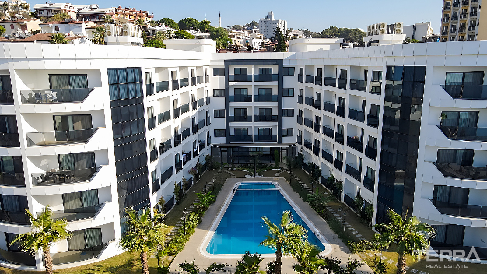 Beachfront Apartment for Sale in Kuşadası, Aydın, Turkey - 113689