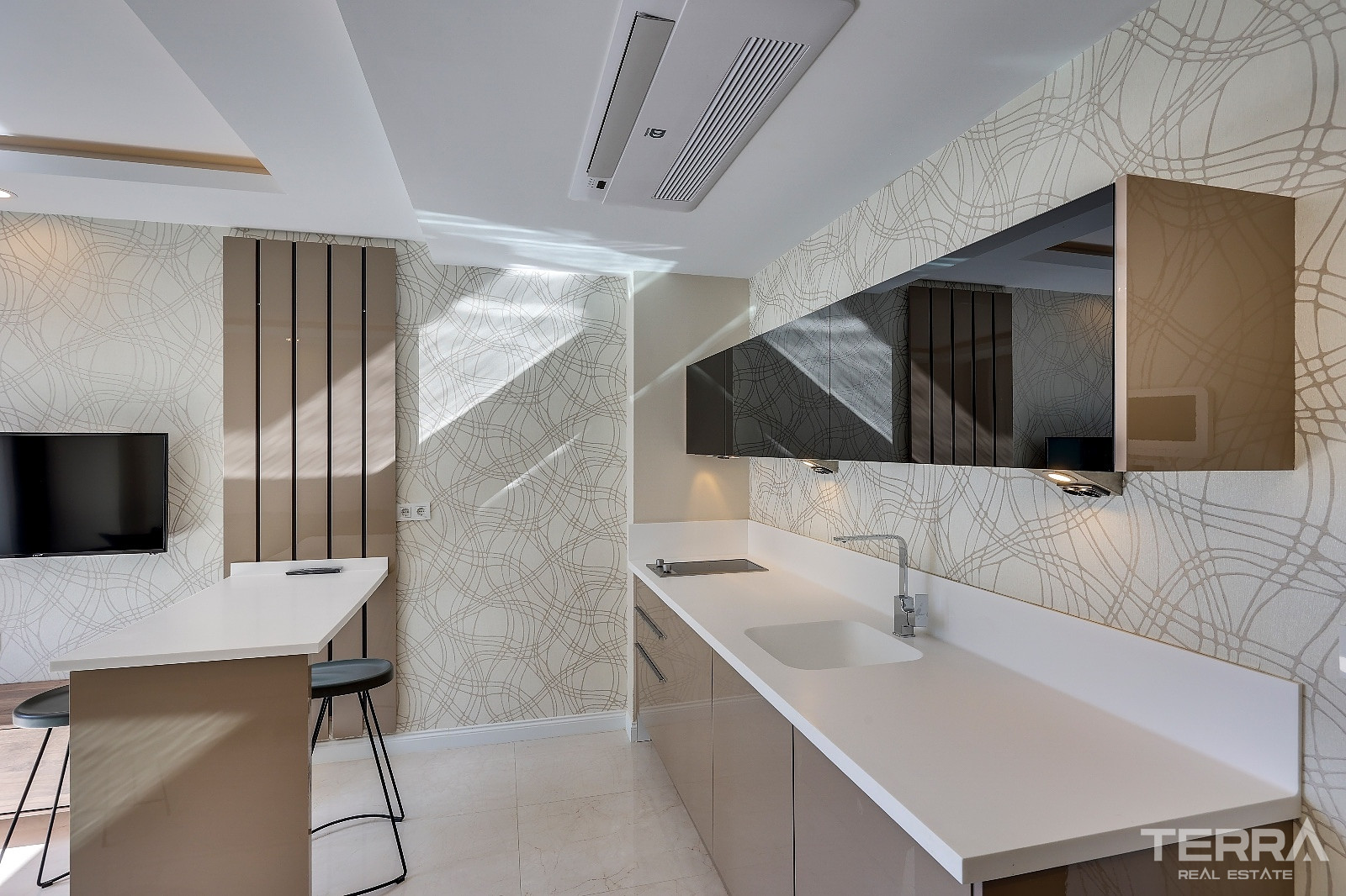 Beachfront Apartment for Sale in Kuşadası, Aydın, Turkey - 113693