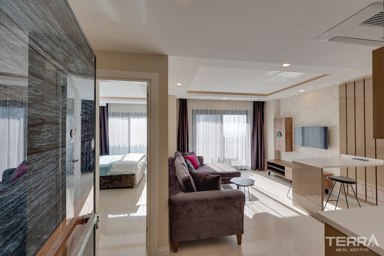Beachfront Apartment for Sale in Kuşadası, Aydın, Turkey - 113695