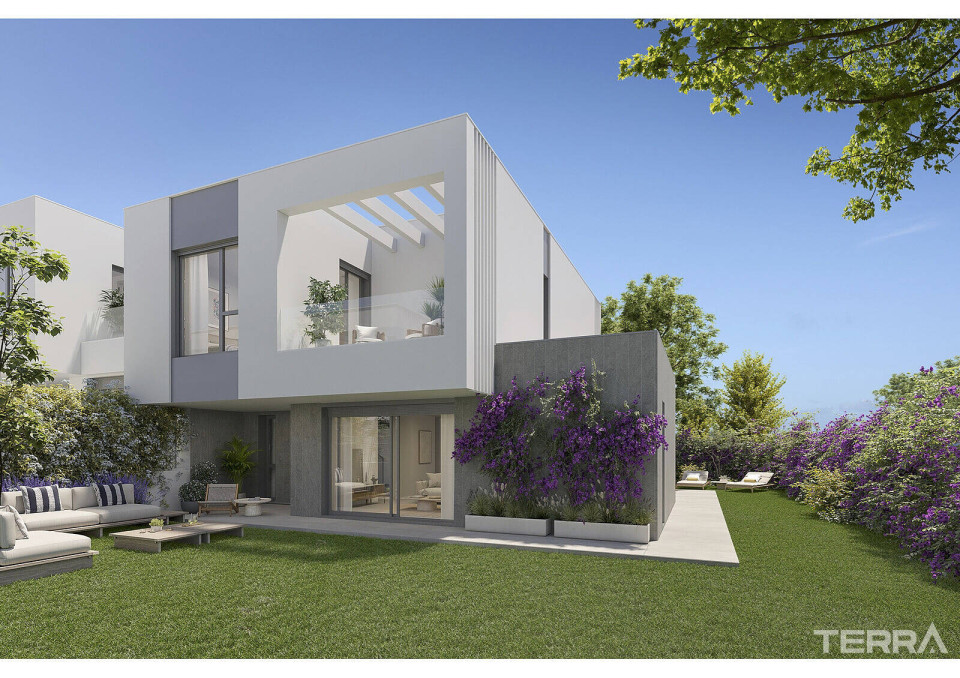 Townhouses Near the Beach for Sale in Marbella, Costa del Sol, Spain