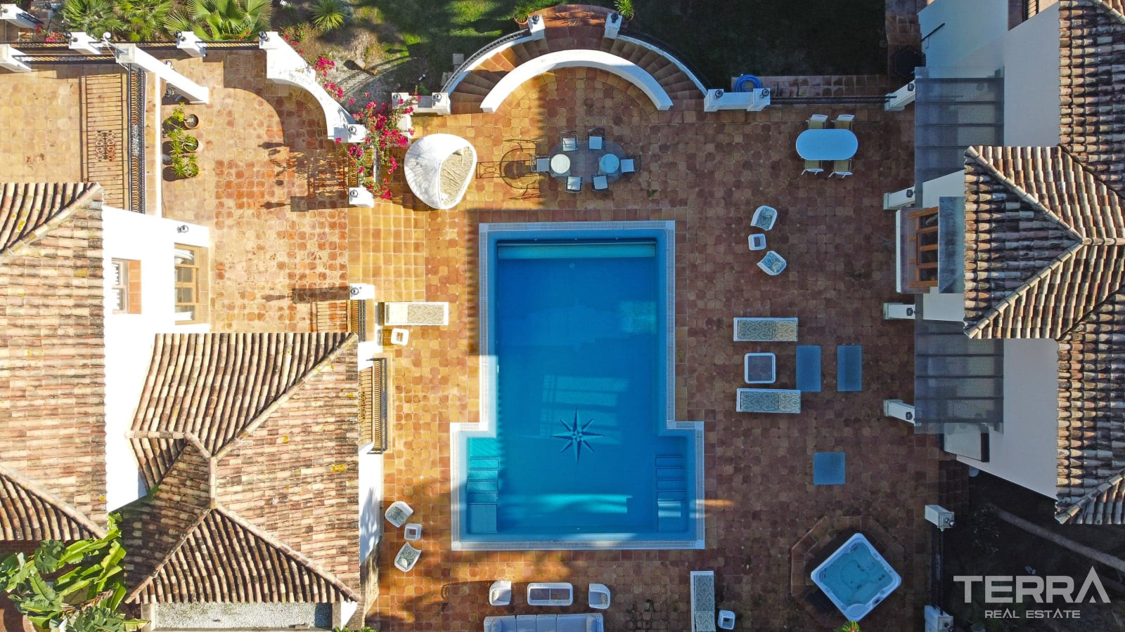 Eksklusiv villa med pool til salg i Paraíso, Benahavís, Spanien - 113979