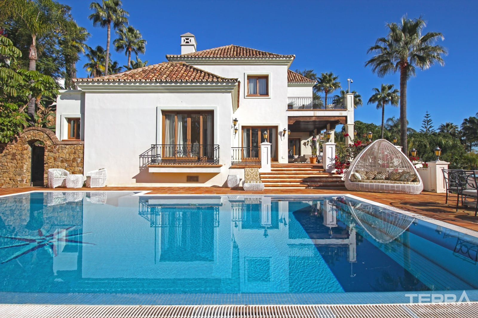 Eksklusiv villa med pool til salg i Paraíso, Benahavís, Spanien - 113984