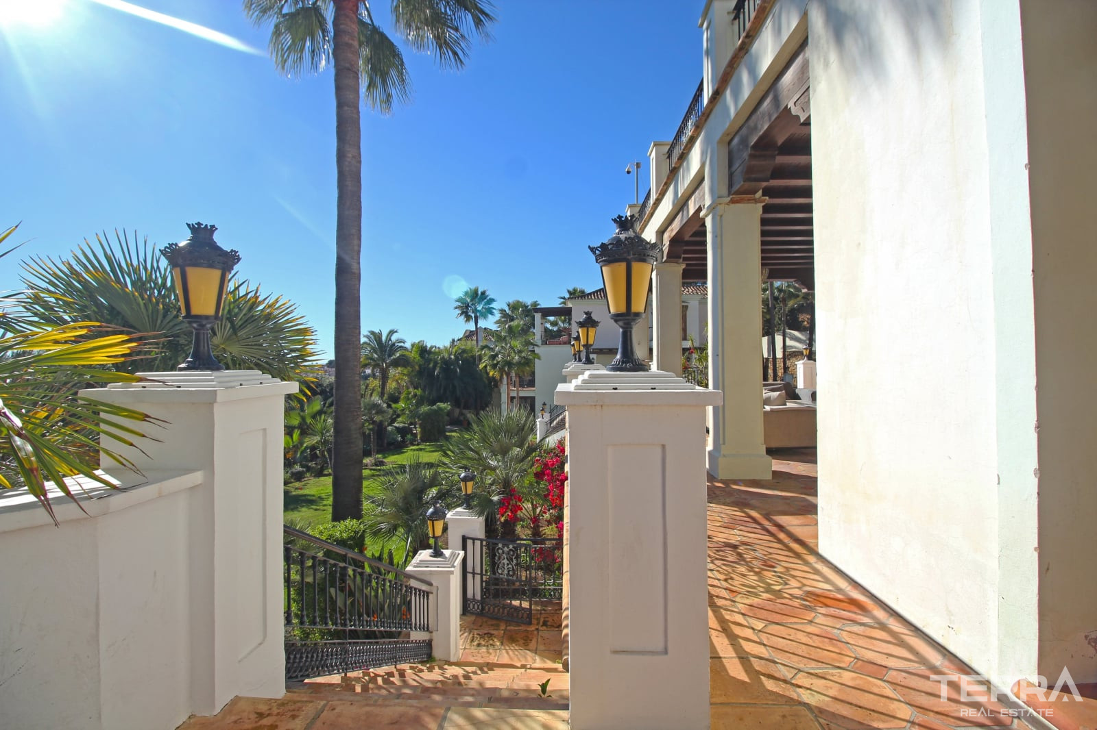 Eksklusiv villa med pool til salg i Paraíso, Benahavís, Spanien - 113985