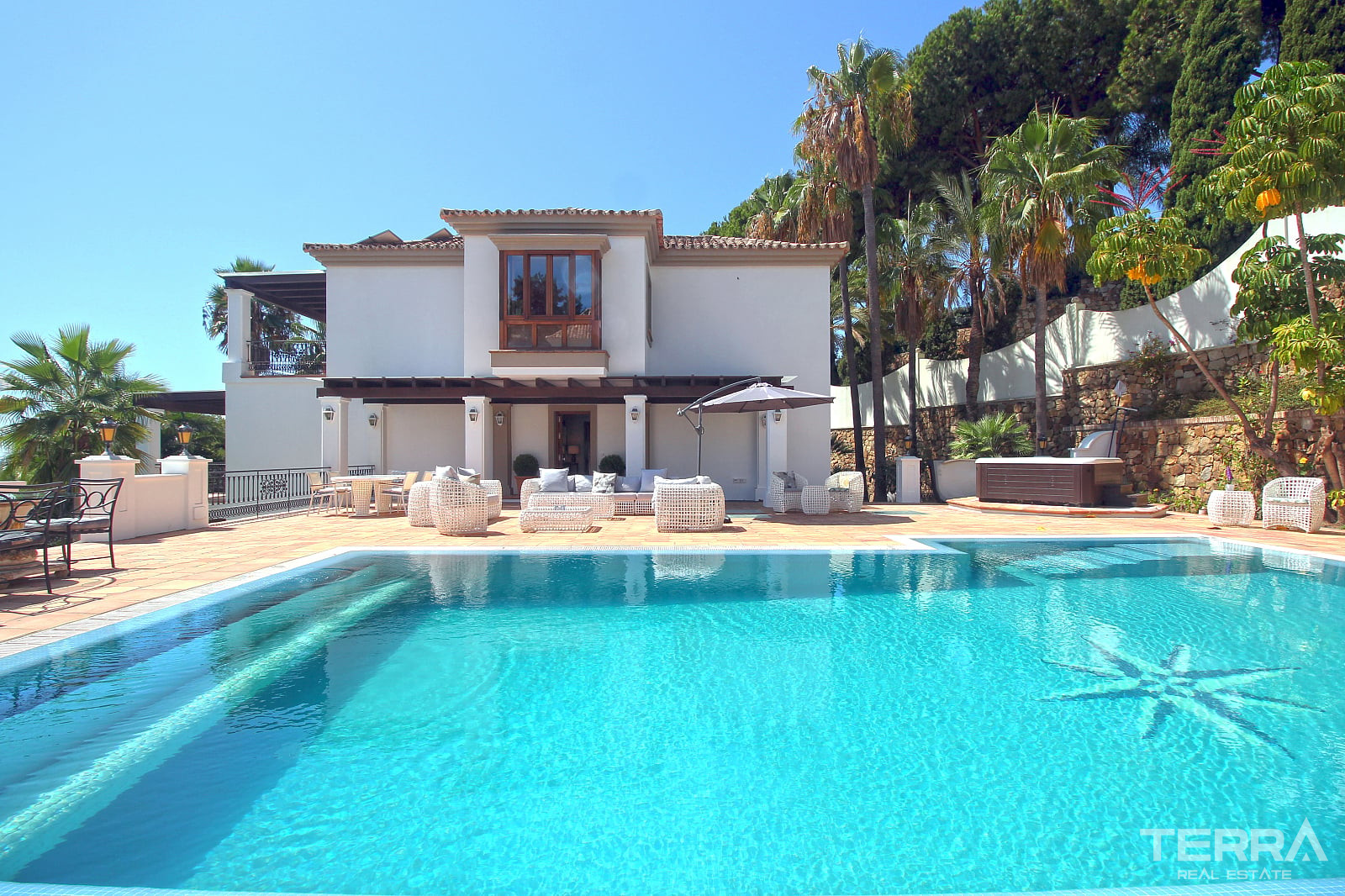 Eksklusiv villa med pool til salg i Paraíso, Benahavís, Spanien - 113988