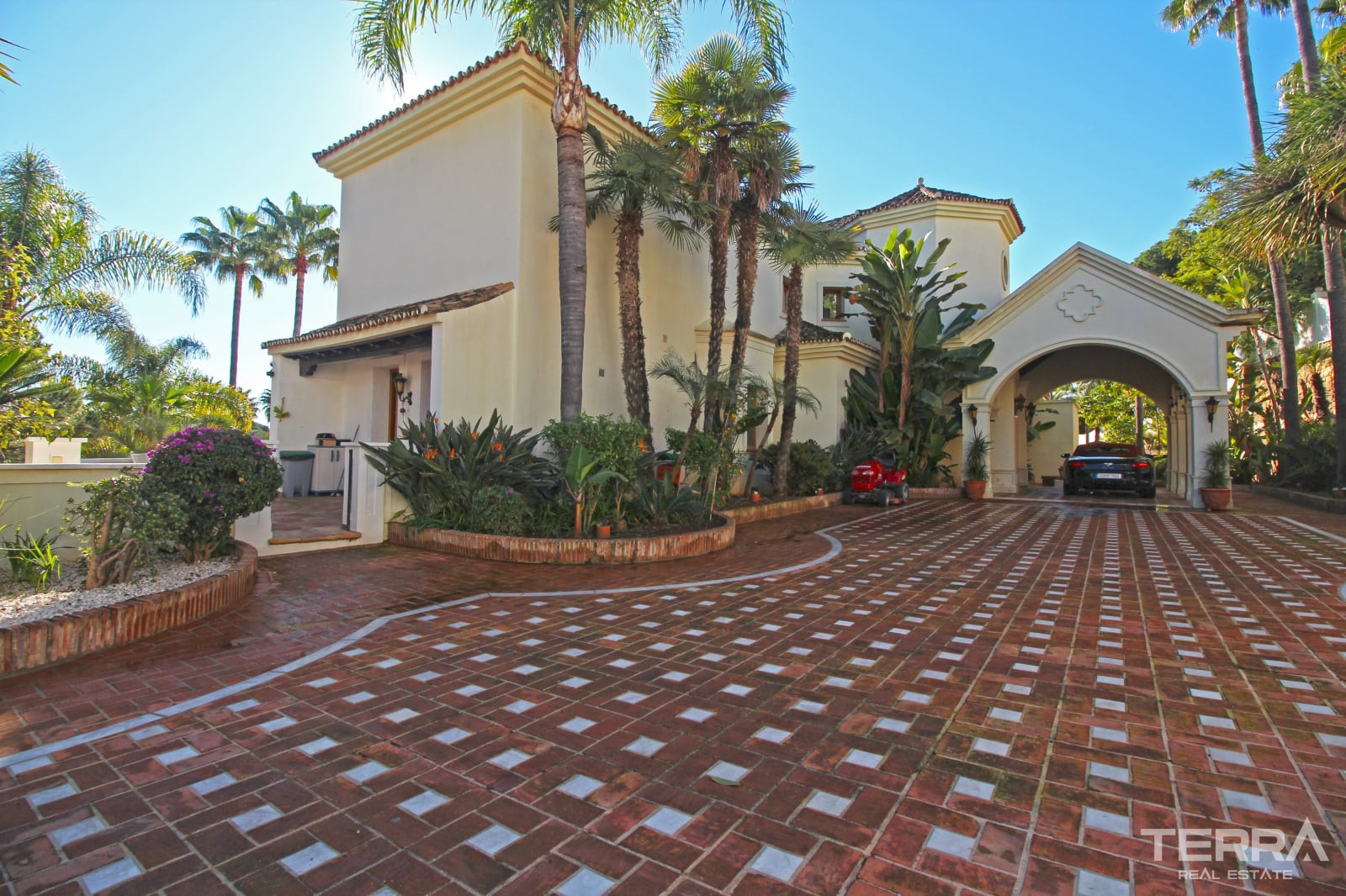 Eksklusiv villa med pool til salg i Paraíso, Benahavís, Spanien - 113994