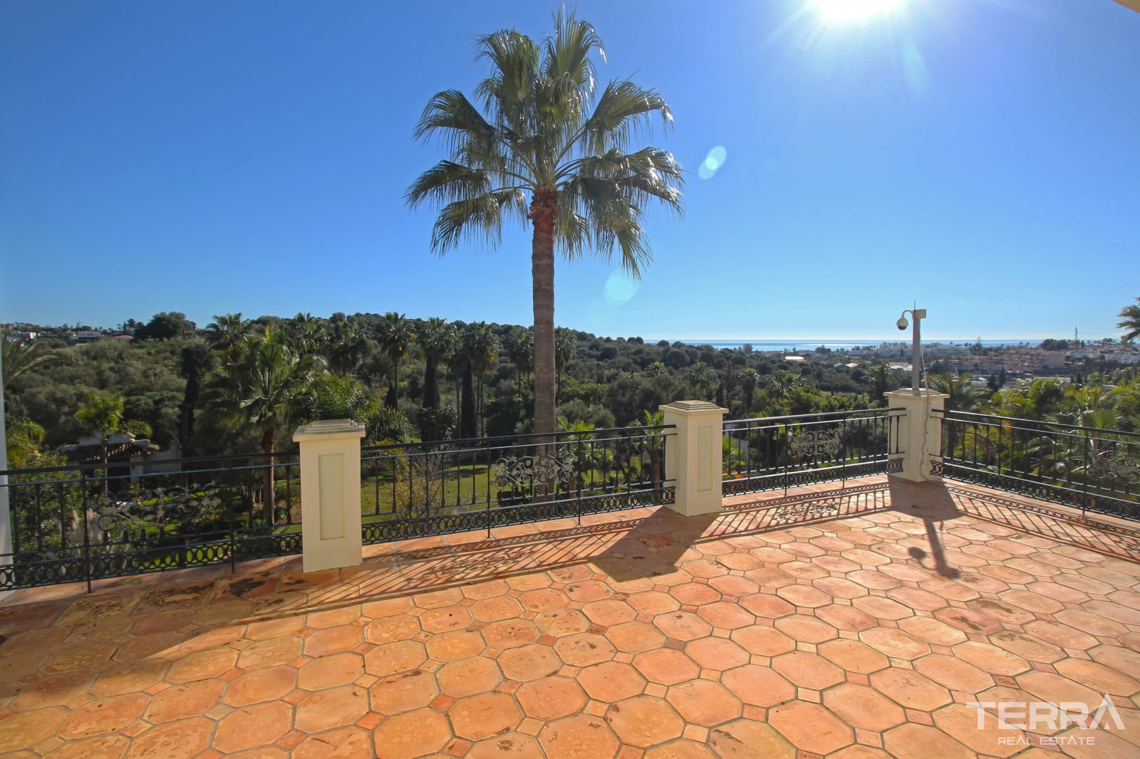 Eksklusiv villa med pool til salg i Paraíso, Benahavís, Spanien - 113996