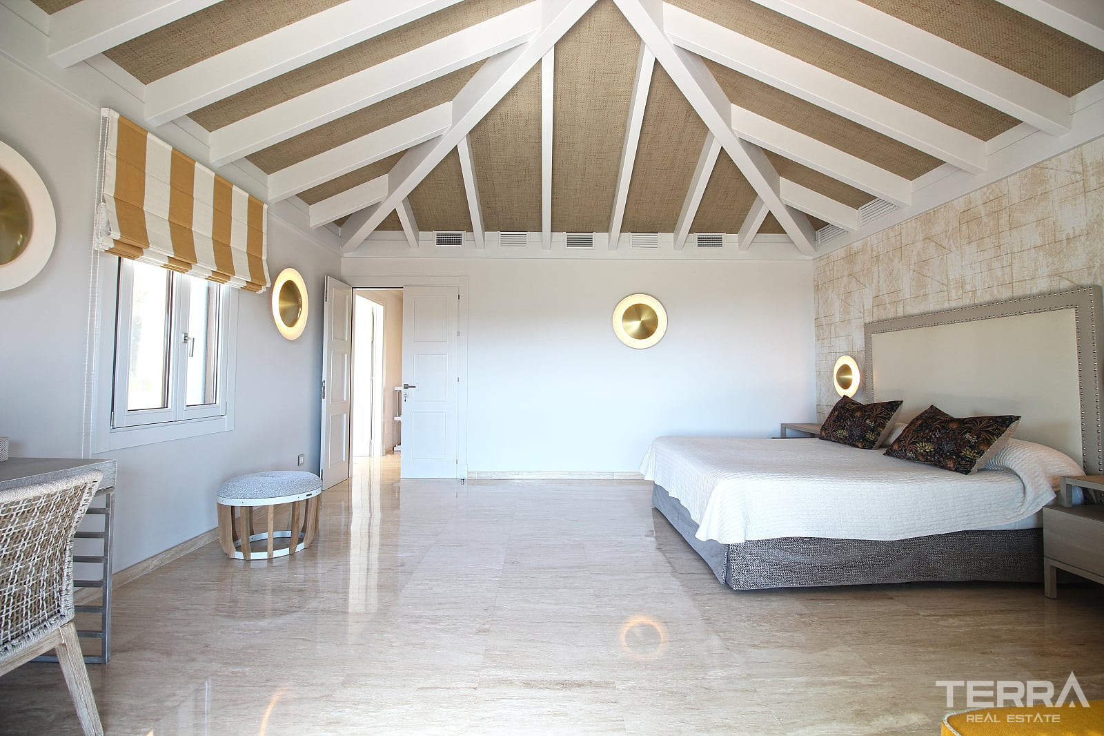 Eksklusiv villa med pool til salg i Paraíso, Benahavís, Spanien - 113999