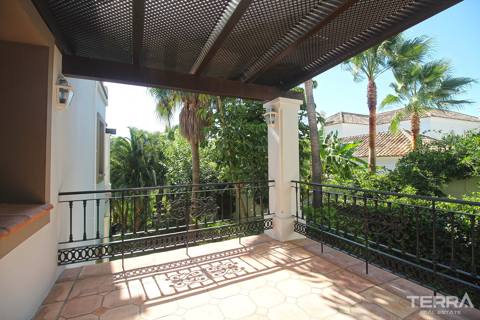 Eksklusiv villa med pool til salg i Paraíso, Benahavís, Spanien - 114015