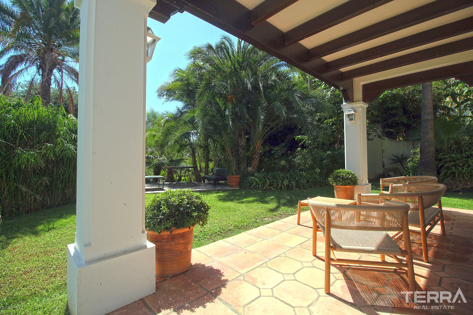 Eksklusiv villa med pool til salg i Paraíso, Benahavís, Spanien - 114019