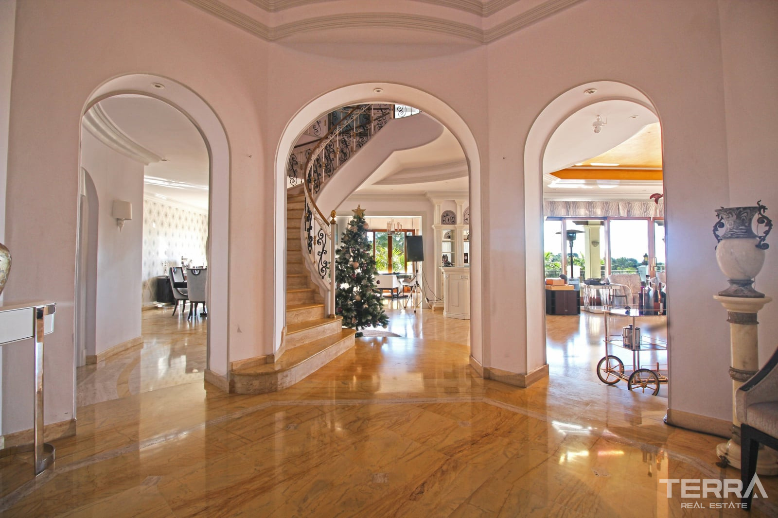 Eksklusiv villa med pool til salg i Paraíso, Benahavís, Spanien - 114049