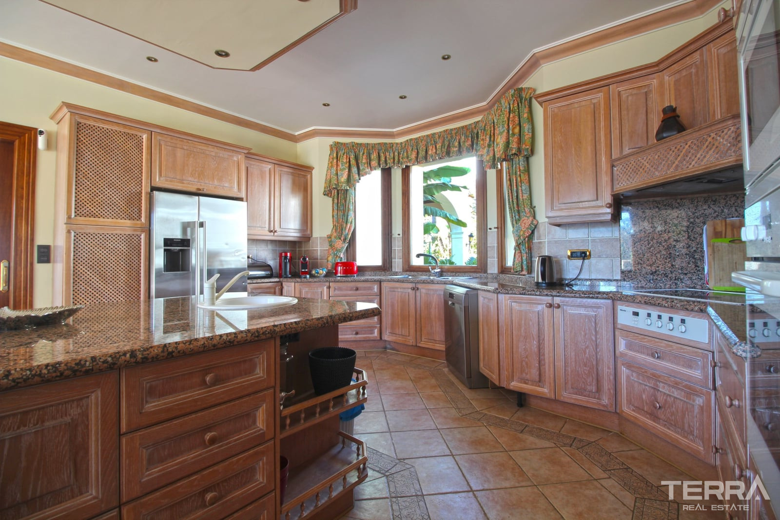 Eksklusiv villa med pool til salg i Paraíso, Benahavís, Spanien - 114064