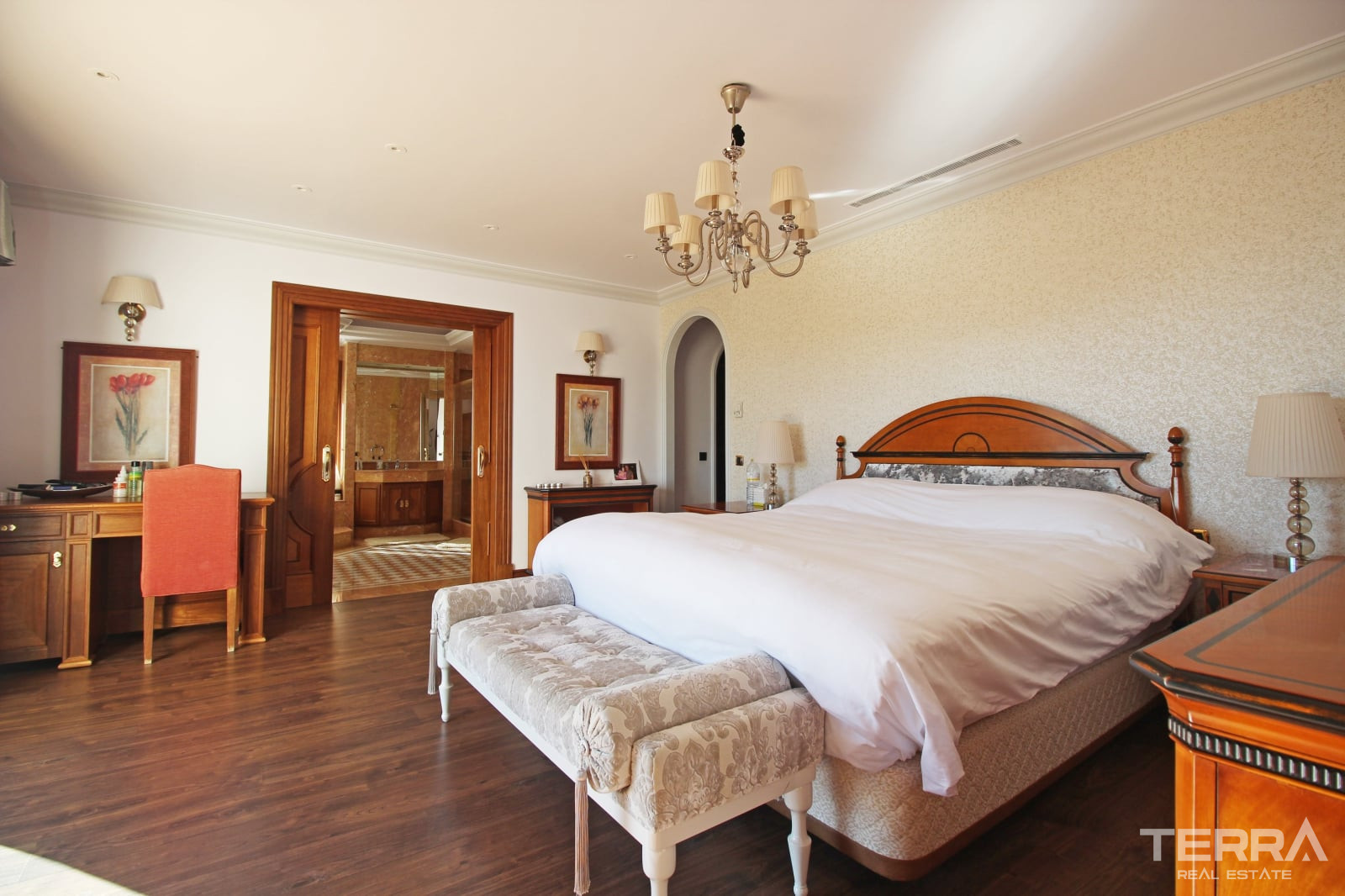 Eksklusiv villa med pool til salg i Paraíso, Benahavís, Spanien - 114069