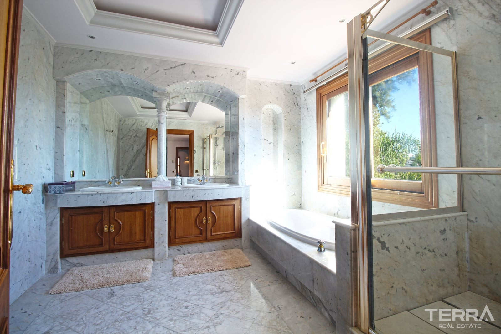 Eksklusiv villa med pool til salg i Paraíso, Benahavís, Spanien - 114079