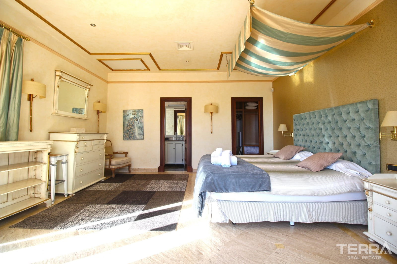 Eksklusiv villa med pool til salg i Paraíso, Benahavís, Spanien - 114081