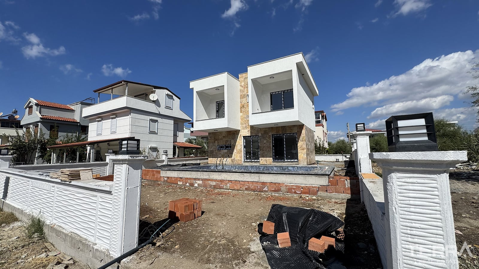 Willa z prywatnym basenem i ogrodem na sprzedaż w Kuşadası, Turcja - 115379