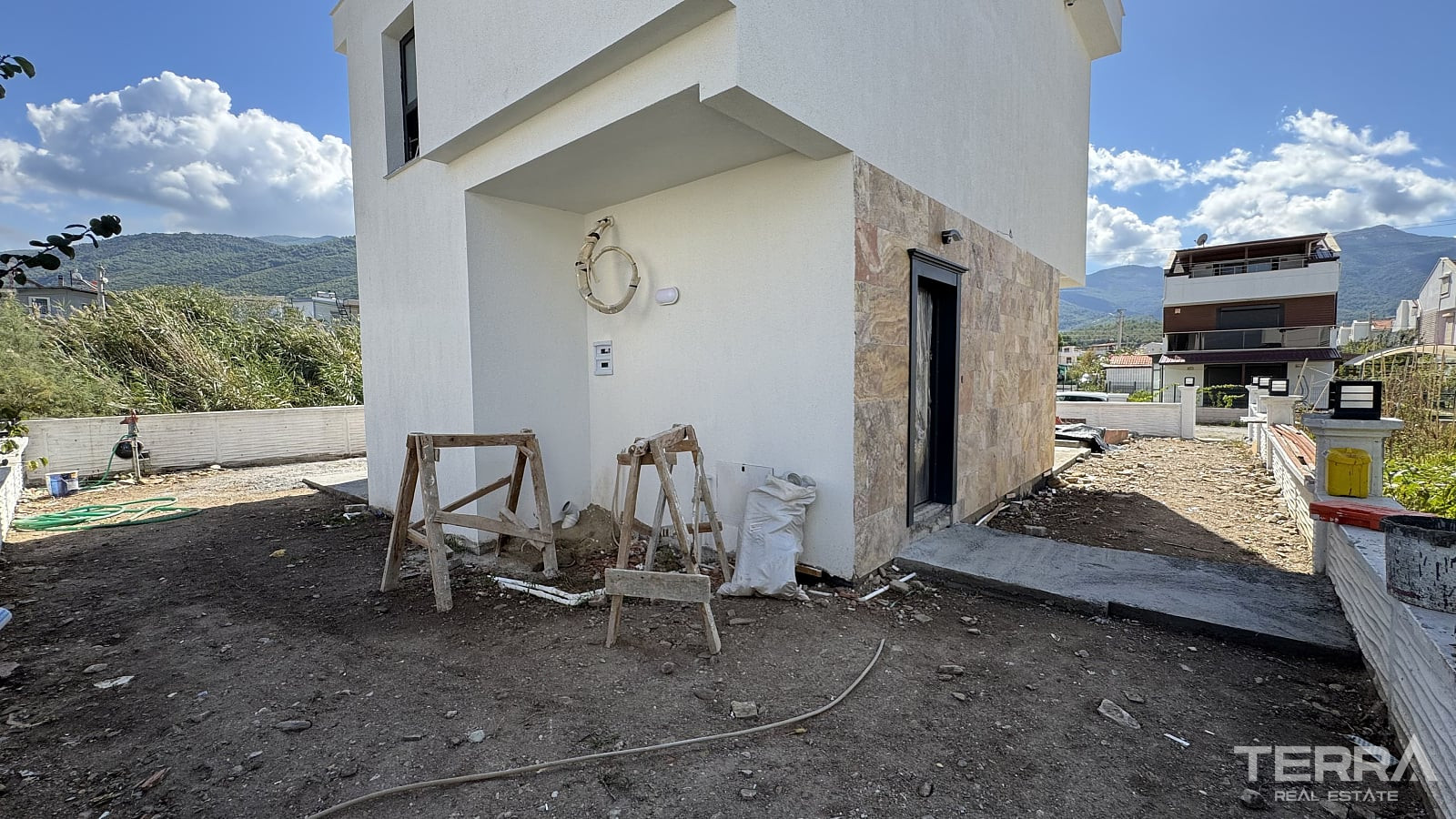 Willa z prywatnym basenem i ogrodem na sprzedaż w Kuşadası, Turcja - 115386
