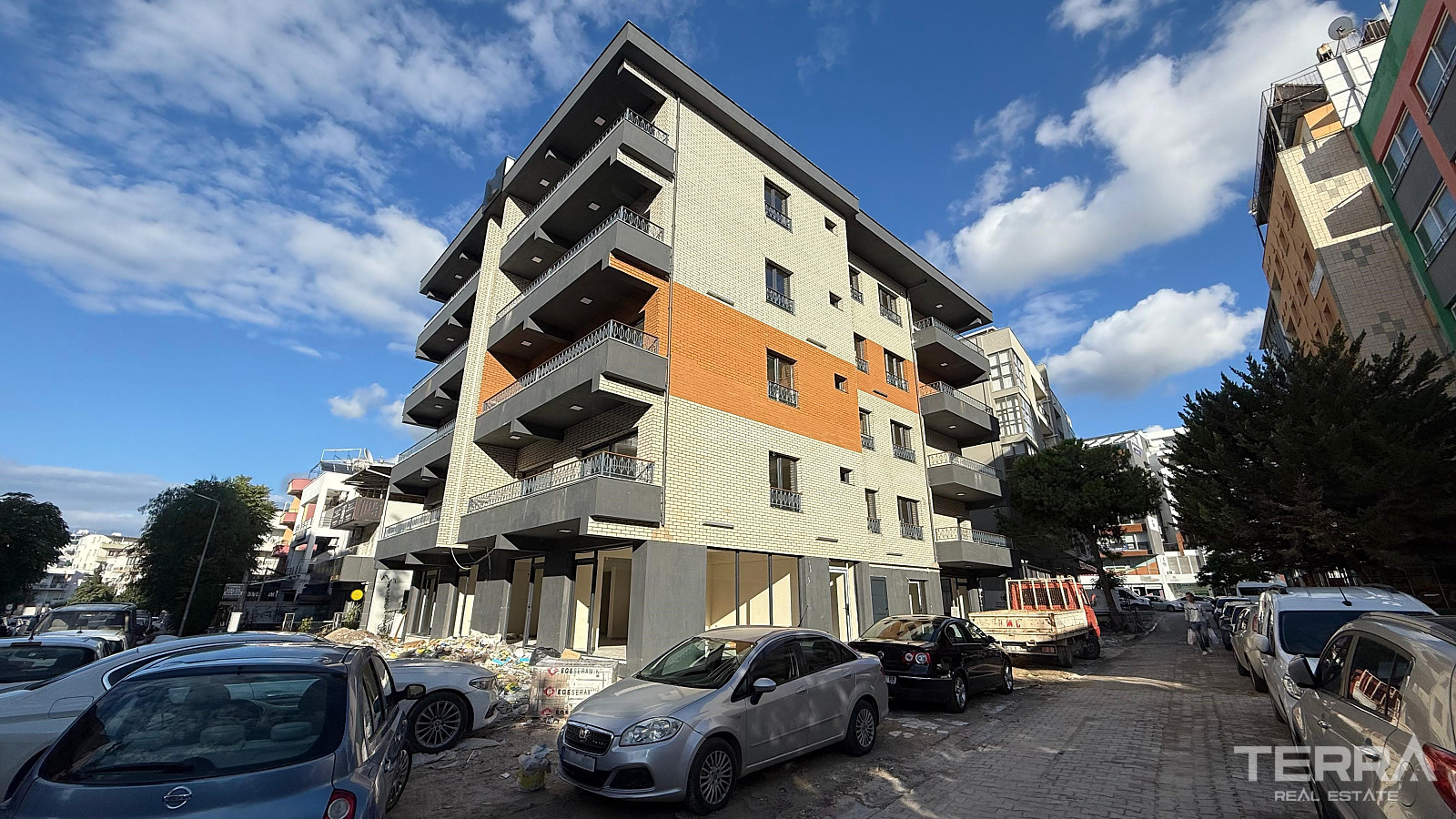 Kuşadası Aydın'da Merkezi Konuma Sahip Sıfır Daireler - 115432