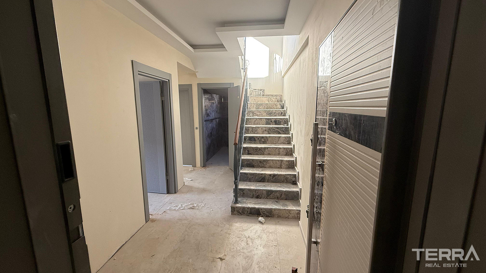 Kuşadası Aydın'da Merkezi Konuma Sahip Sıfır Daireler - 115444