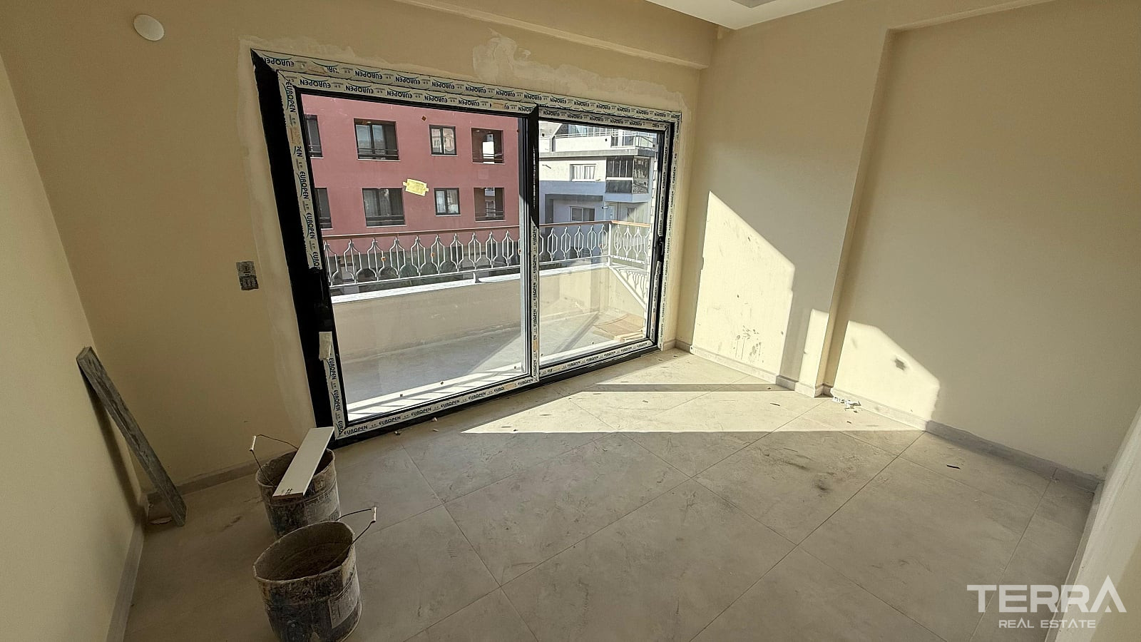 Kuşadası Aydın'da Merkezi Konuma Sahip Sıfır Daireler - 115445