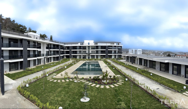 Kuşadası'nda Plaja 1 Km Uzaklıkta Satılık Sıfır Daireler