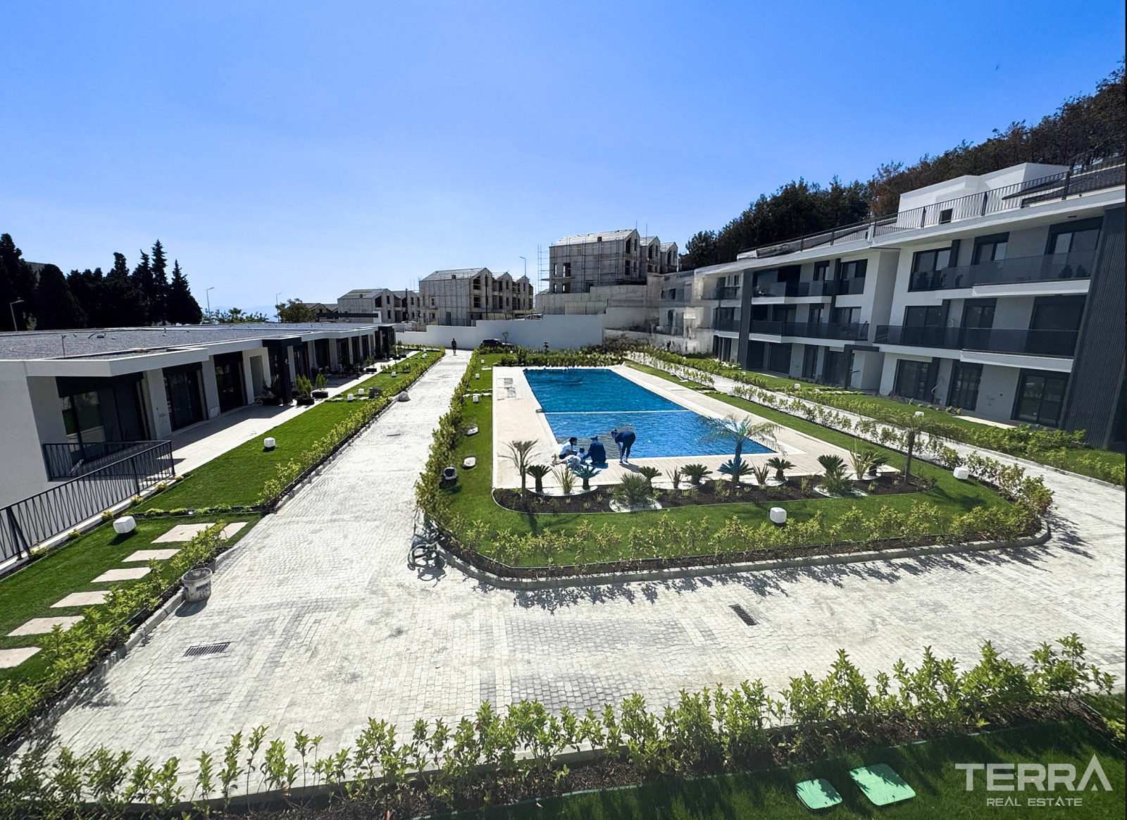 Kuşadası'nda Plaja 1 Km Uzaklıkta Satılık Sıfır Daireler - 115496
