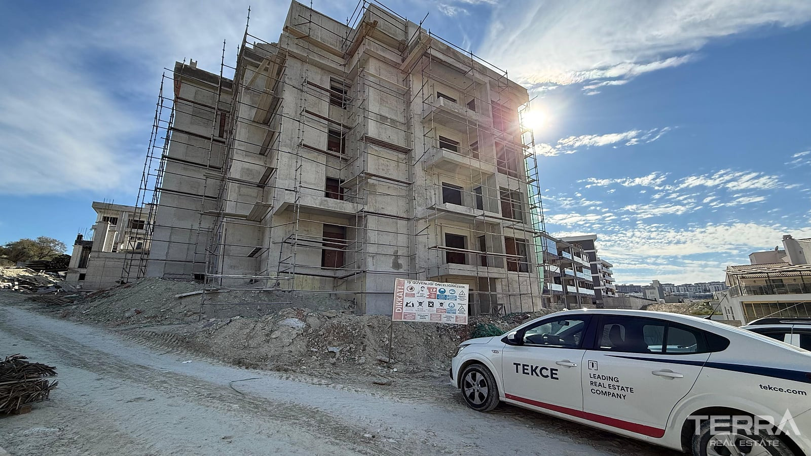 Aydın, Kuşadası'nda Yüzme Havuzlu Sitede Satılık Sıfır Daireler - 115534