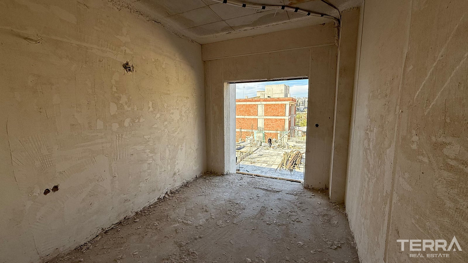 Aydın, Kuşadası'nda Yüzme Havuzlu Sitede Satılık Sıfır Daireler - 115542