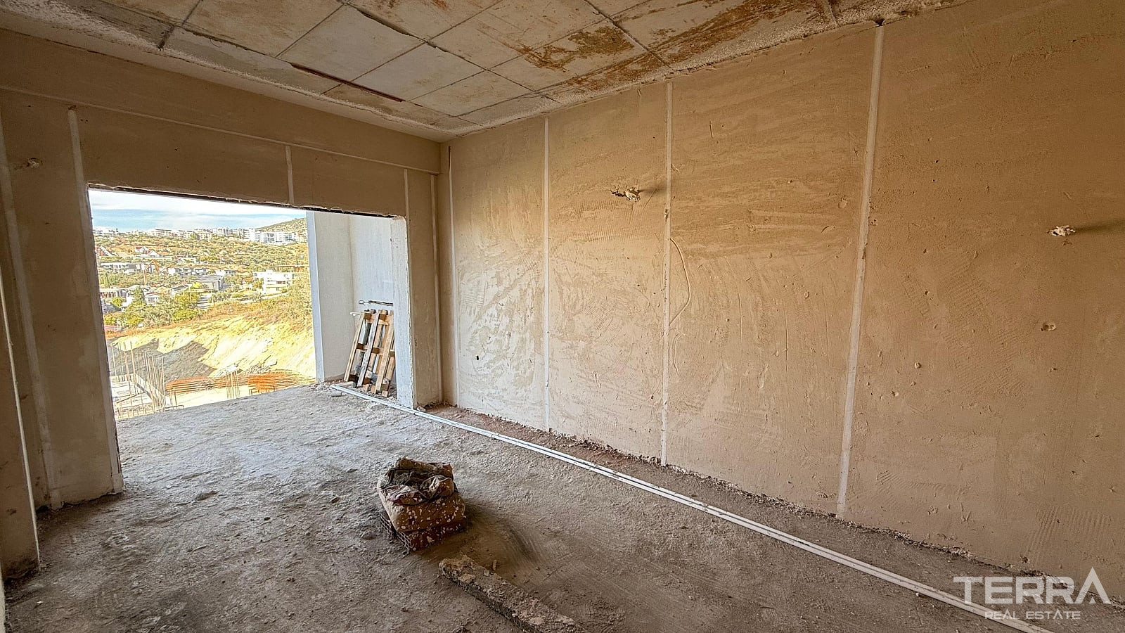 Aydın, Kuşadası'nda Yüzme Havuzlu Sitede Satılık Sıfır Daireler - 115544