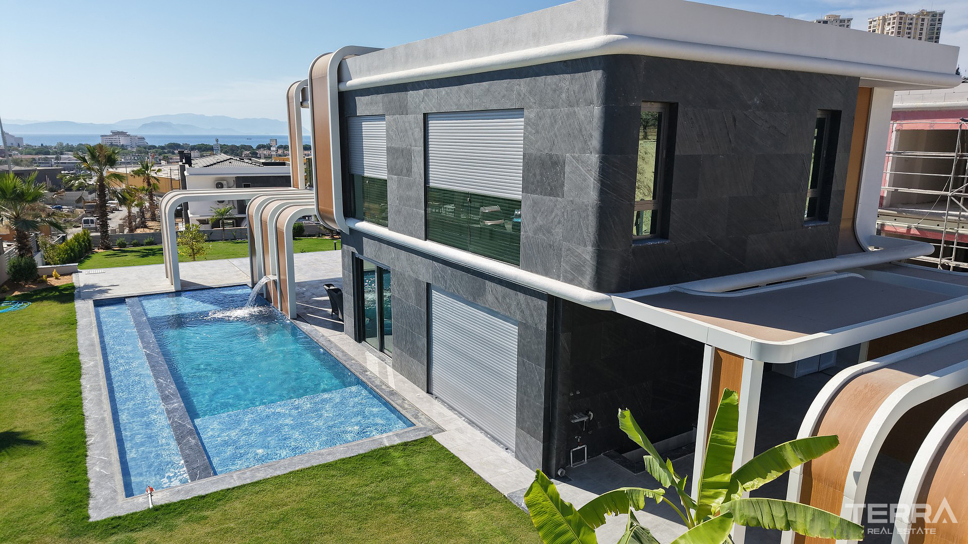 Detached Villas for Sale in Kuşadası, Aydın - 115621