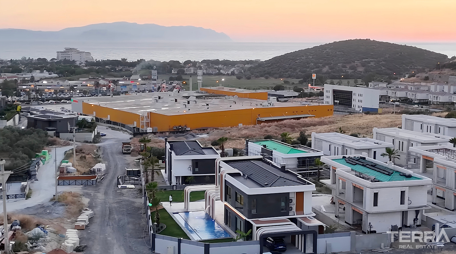 Detached Villas for Sale in Kuşadası, Aydın - 115624