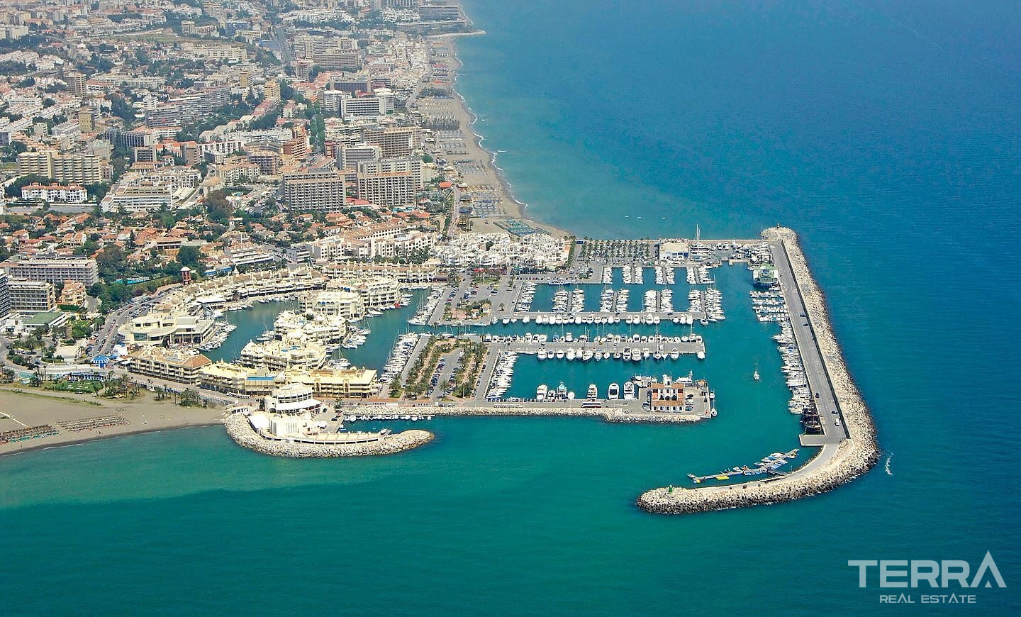 Sea View Apartments for Sale in Benalmádena, Costa del Sol - 116397