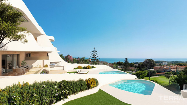 Marbella, Costa Del Sol’da Golf Sahasına Yakın Modern Daireler