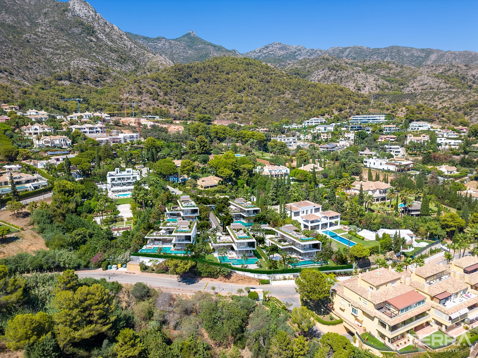Sea View Villas for Sale in Marbella, Costa del Sol - 116454