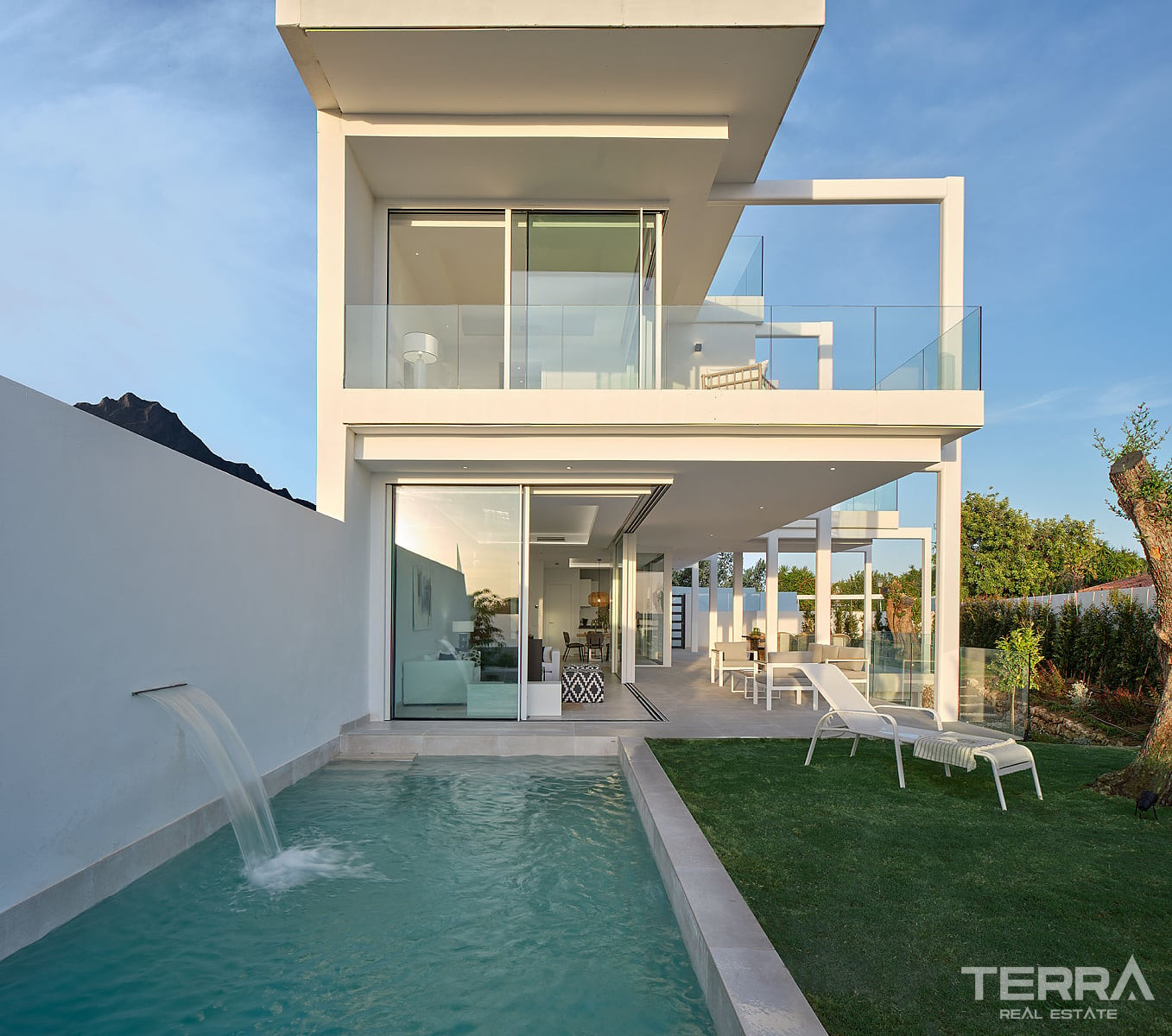 Sea View Villas for Sale in Marbella, Costa del Sol - 116468