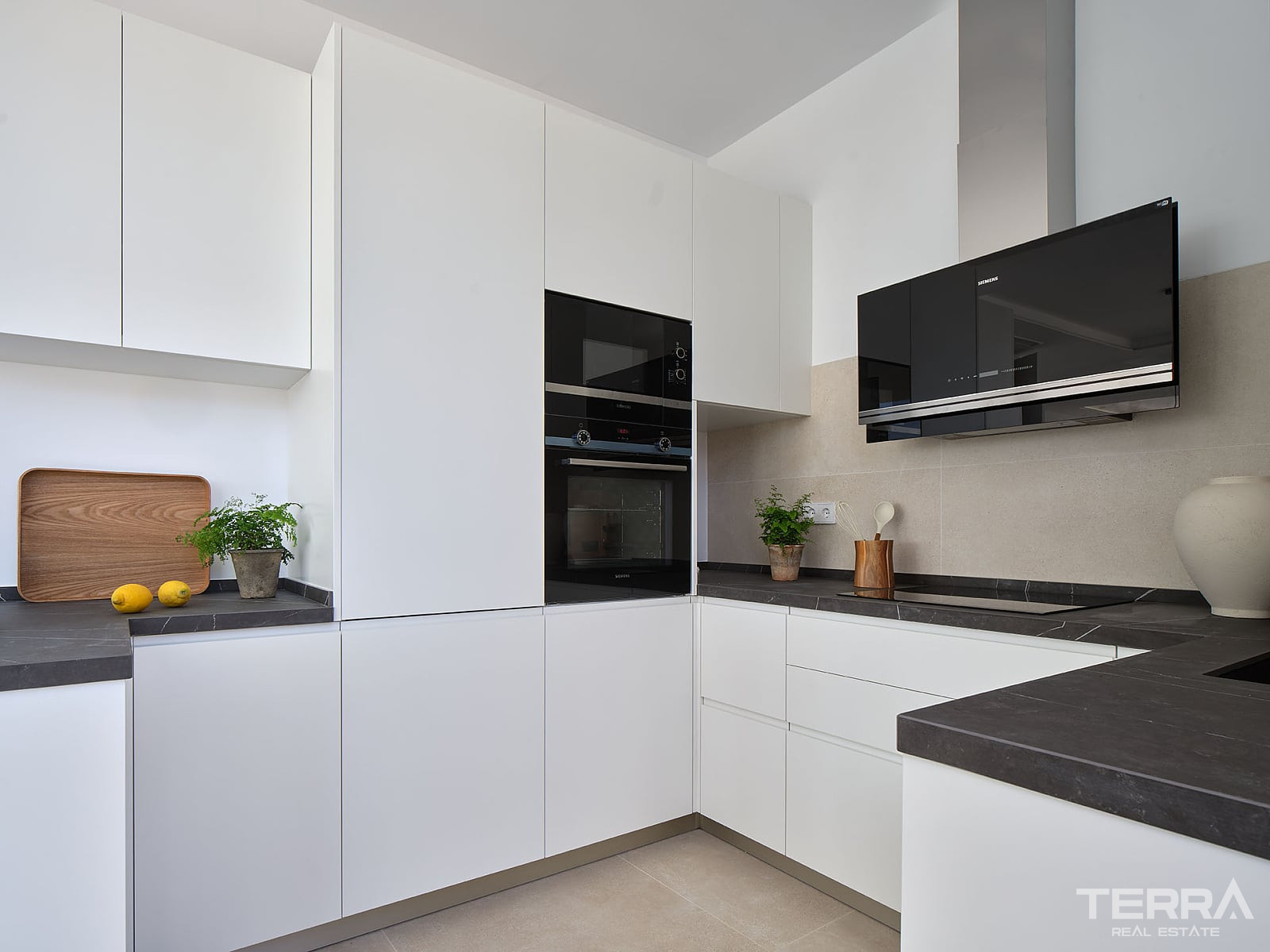 Sea View Villas for Sale in Marbella, Costa del Sol - 116480