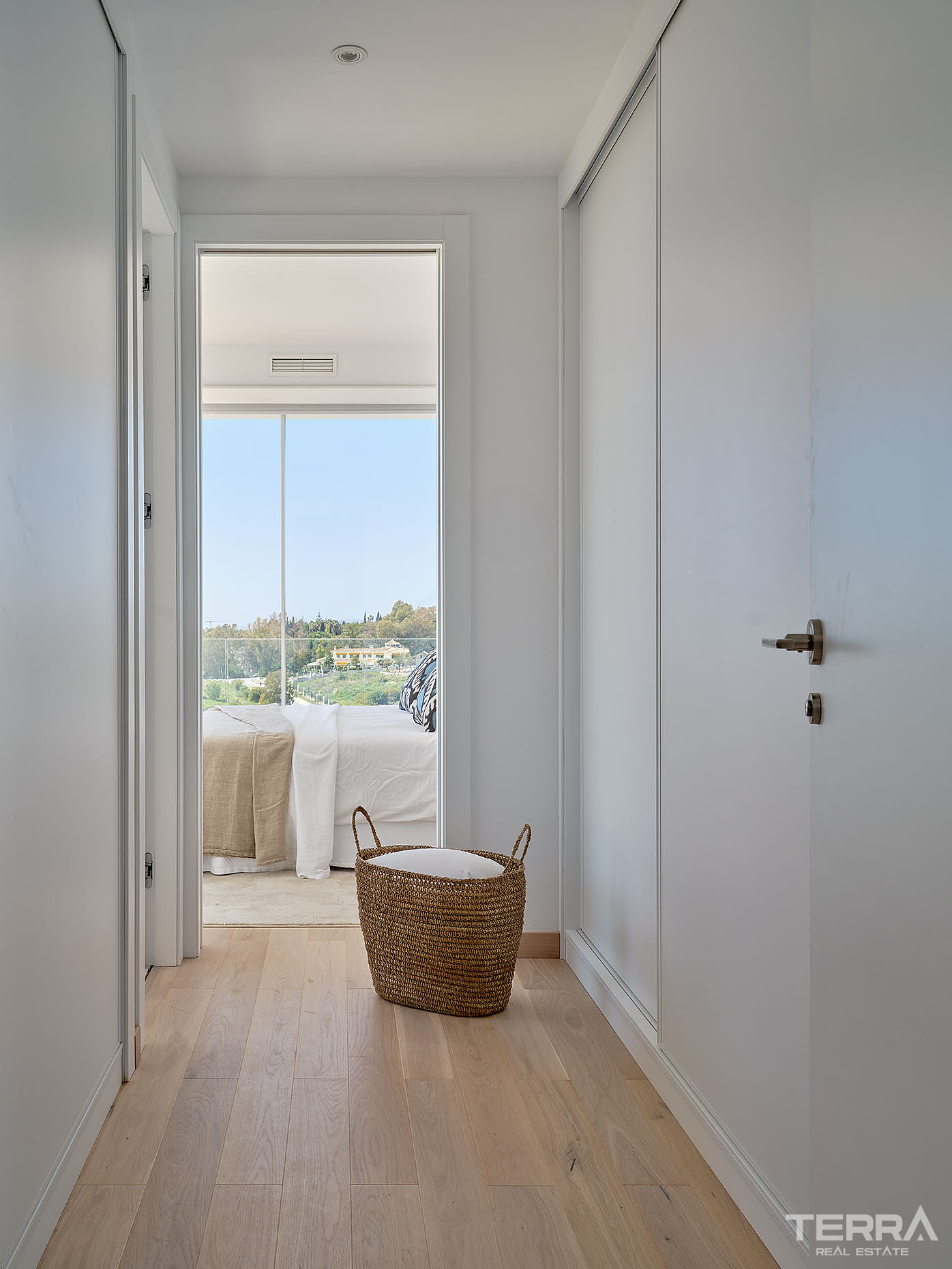 Sea View Villas for Sale in Marbella, Costa del Sol - 116483