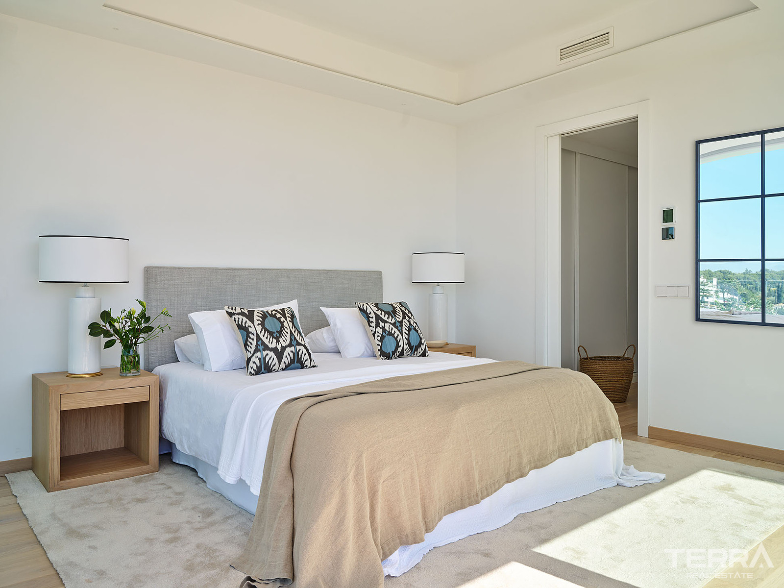 Sea View Villas for Sale in Marbella, Costa del Sol - 116494