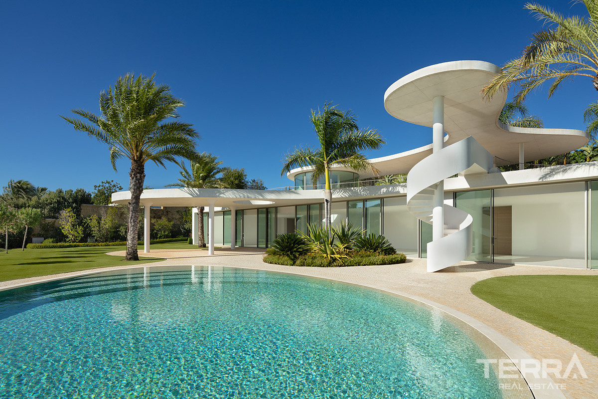 Detached Villa for Sale in Casares, Costa del Sol - 116839
