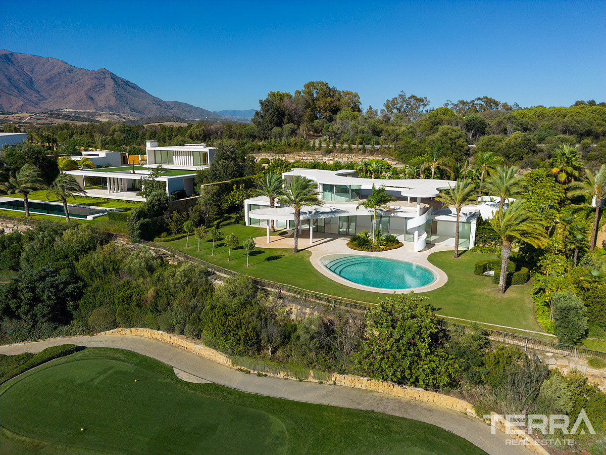 Detached Villa for Sale in Casares, Costa del Sol - 116841