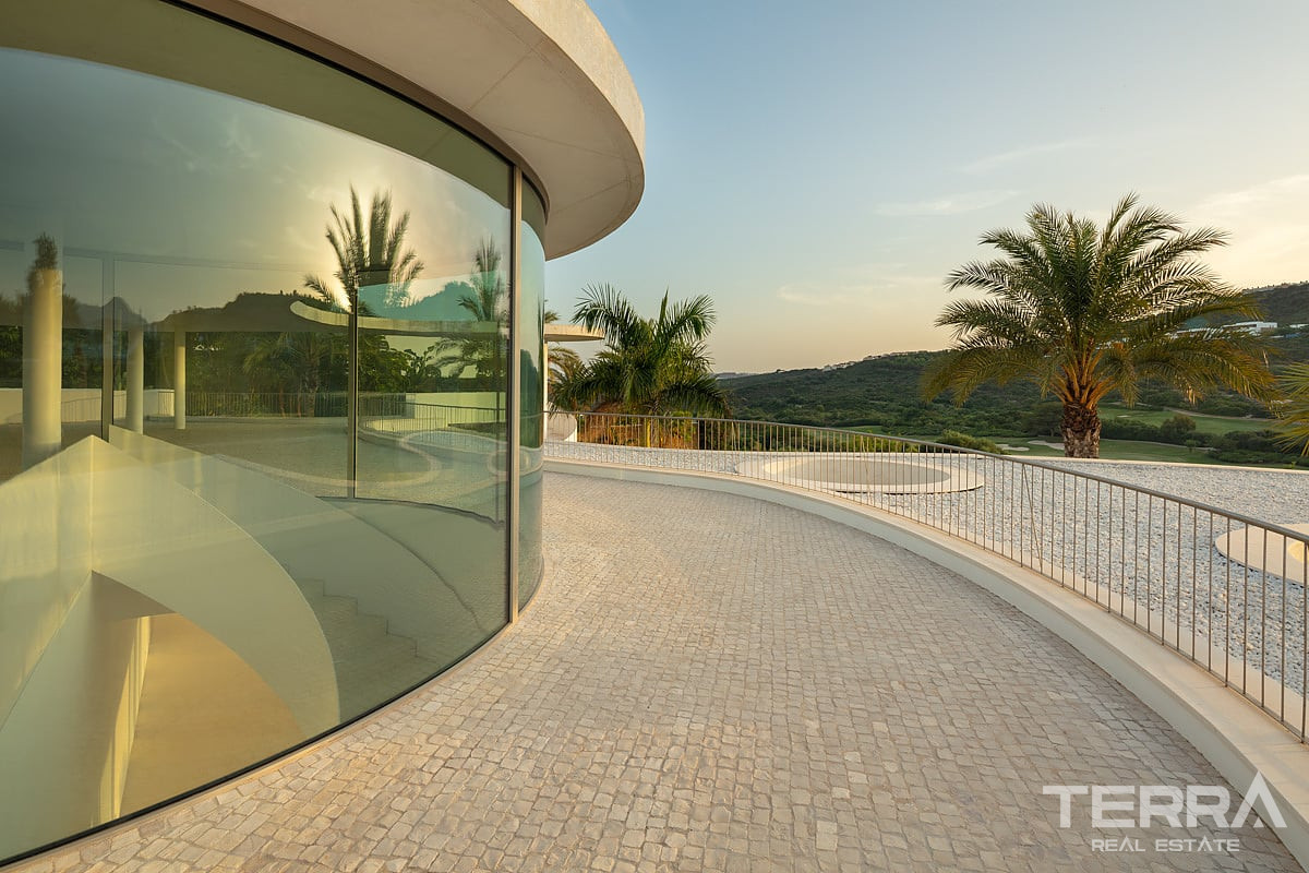 Detached Villa for Sale in Casares, Costa del Sol - 116844